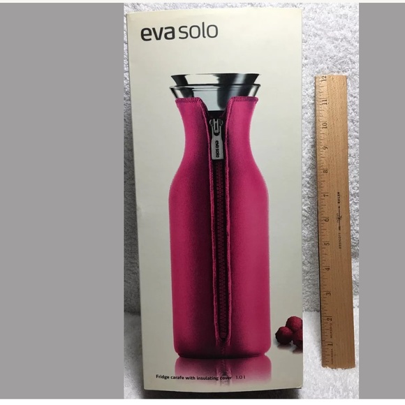 💗EVA SOLO💗 1-Liter Fridge Carafe w/ Pink Insulated Zipper Cover, New in Box - Picture 1 of 8